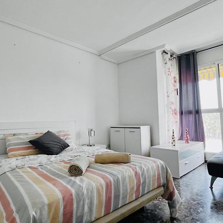 Apartamento Compartido Con Vista Al Puerto Valencia Lägenhet Exteriör bild