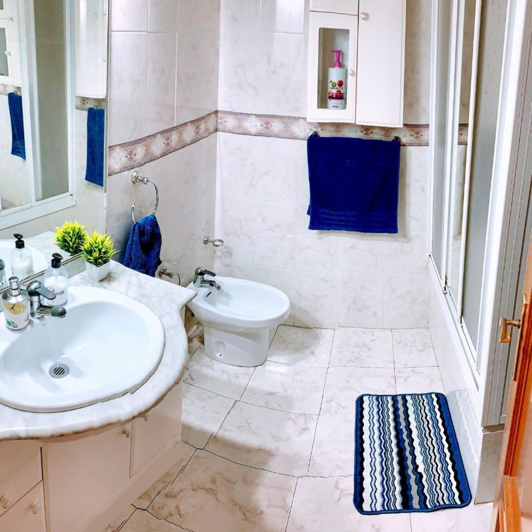 Apartamento Compartido Con Vista Al Puerto Valencia Lägenhet Exteriör bild